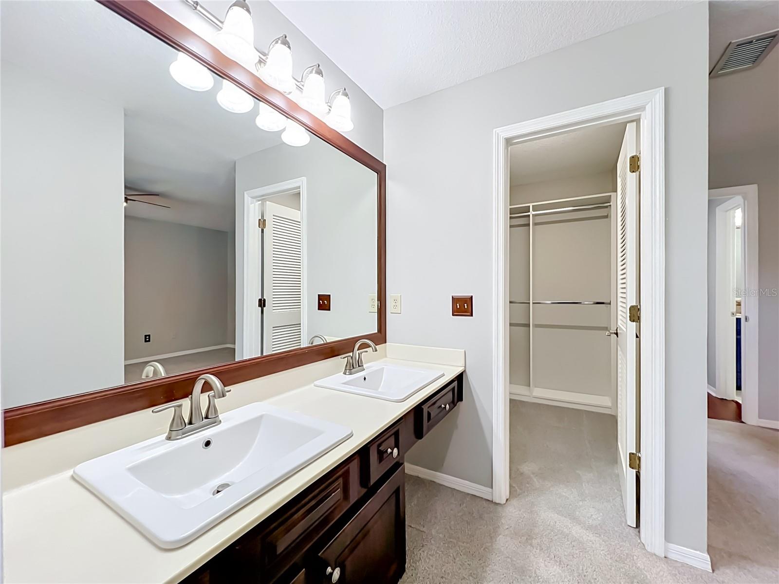 RACQUET CLUB VILLAS AT HEATHROW 1 - Residential