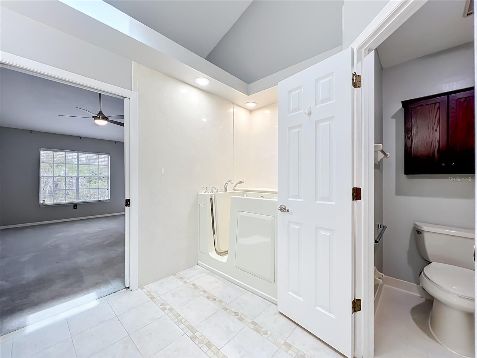 RACQUET CLUB VILLAS AT HEATHROW 1 - Residential