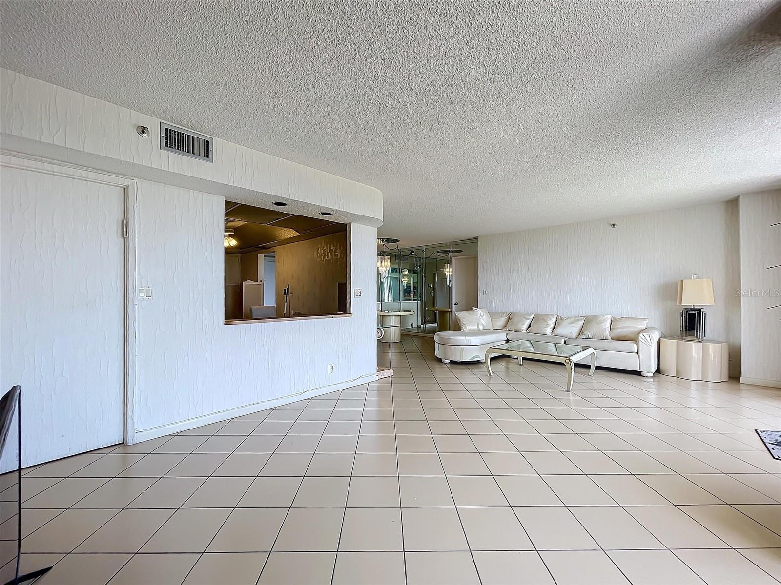 DELVISTA TOWERS CONDO - Residential