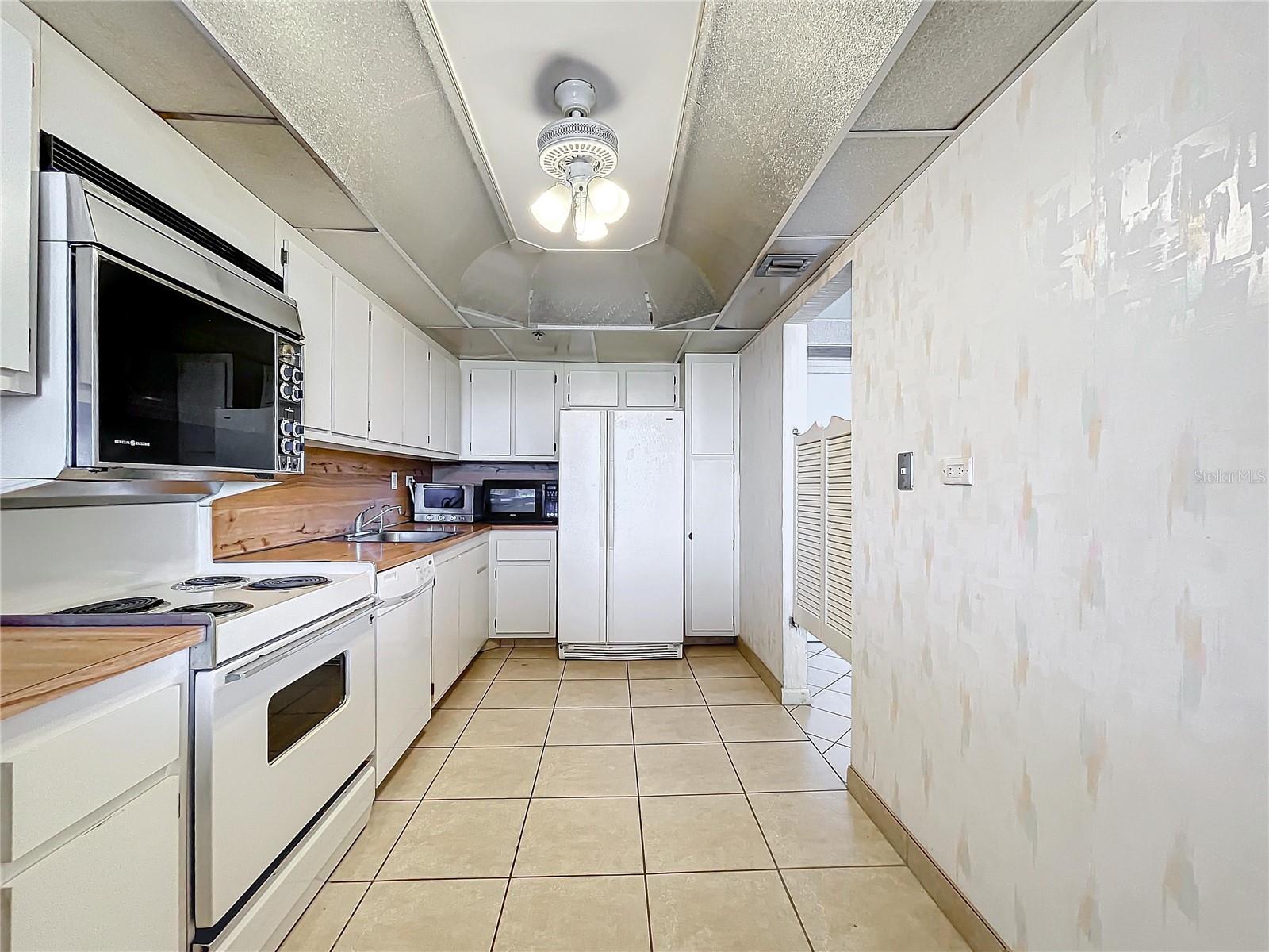 DELVISTA TOWERS CONDO - Residential
