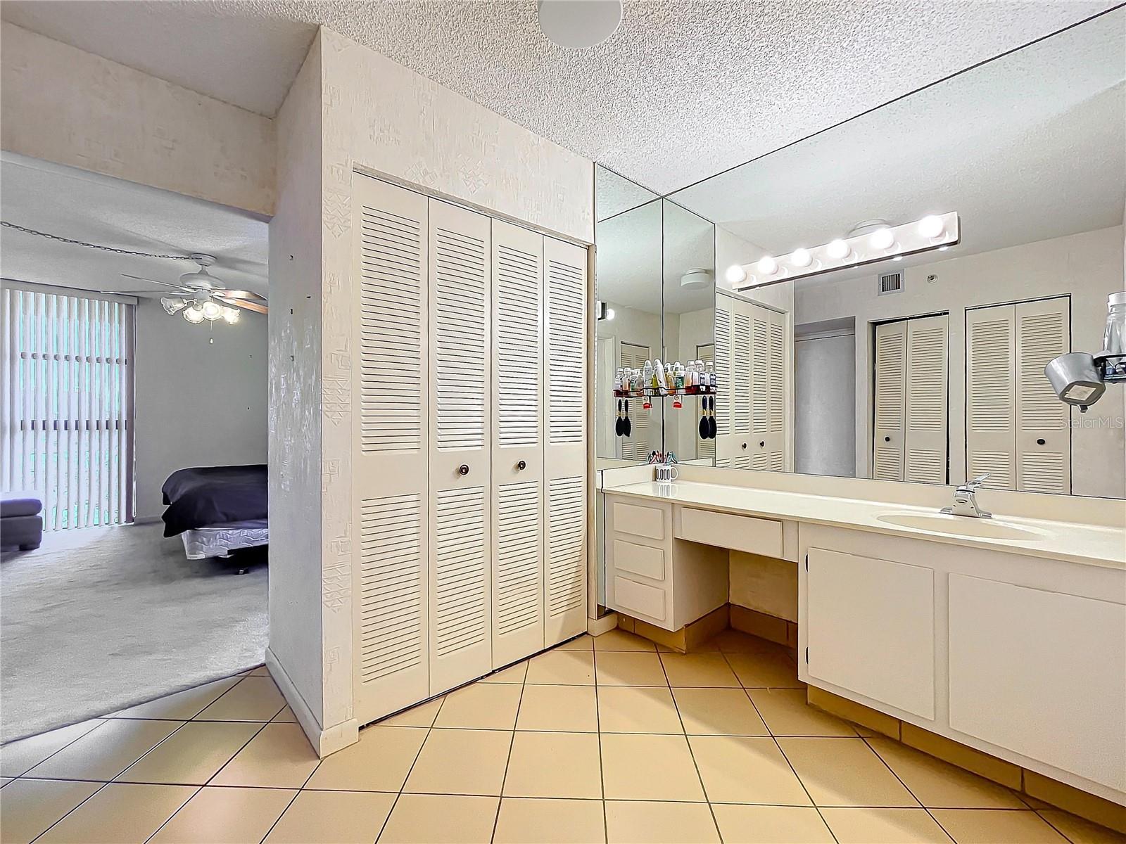 DELVISTA TOWERS CONDO - Residential