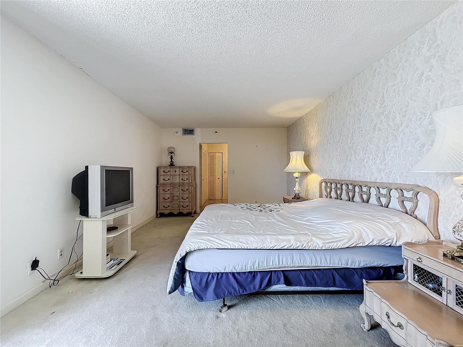 DELVISTA TOWERS CONDO - Residential