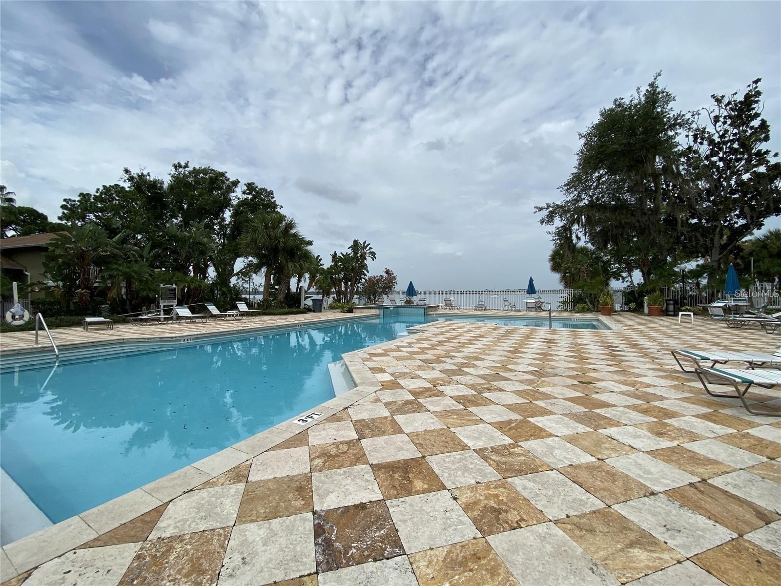 SUNSET BAY - Residential