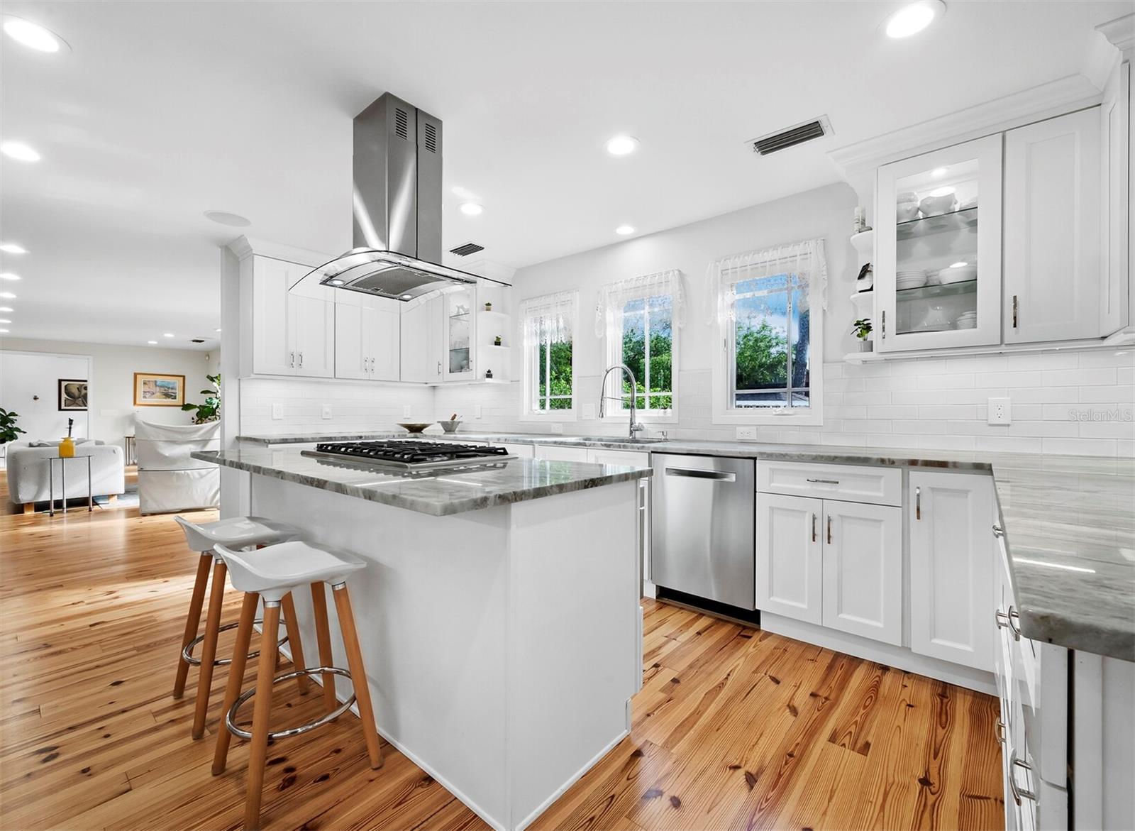 MORTON TERRACE - Residential