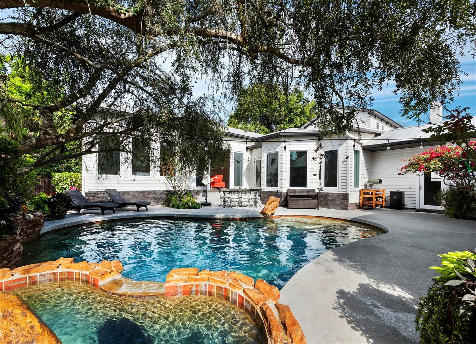 MORTON TERRACE - Residential