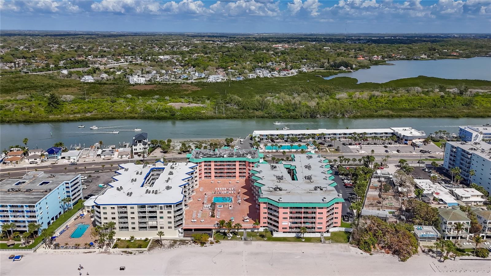 BEACH COTTAGE CONDO - Residential
