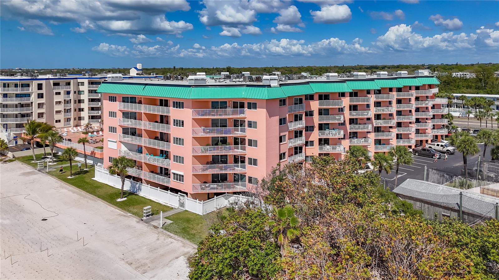 BEACH COTTAGE CONDO - Residential