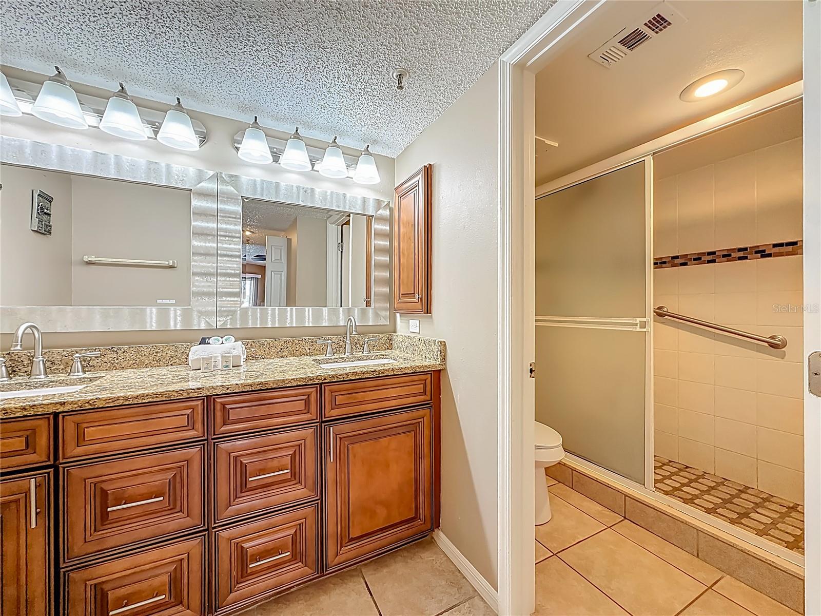 BEACH COTTAGE CONDO - Residential