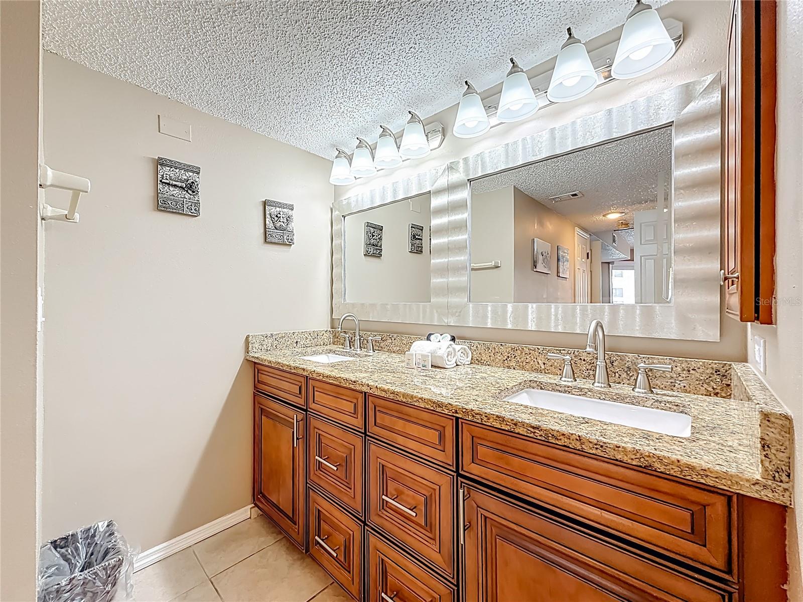 BEACH COTTAGE CONDO - Residential