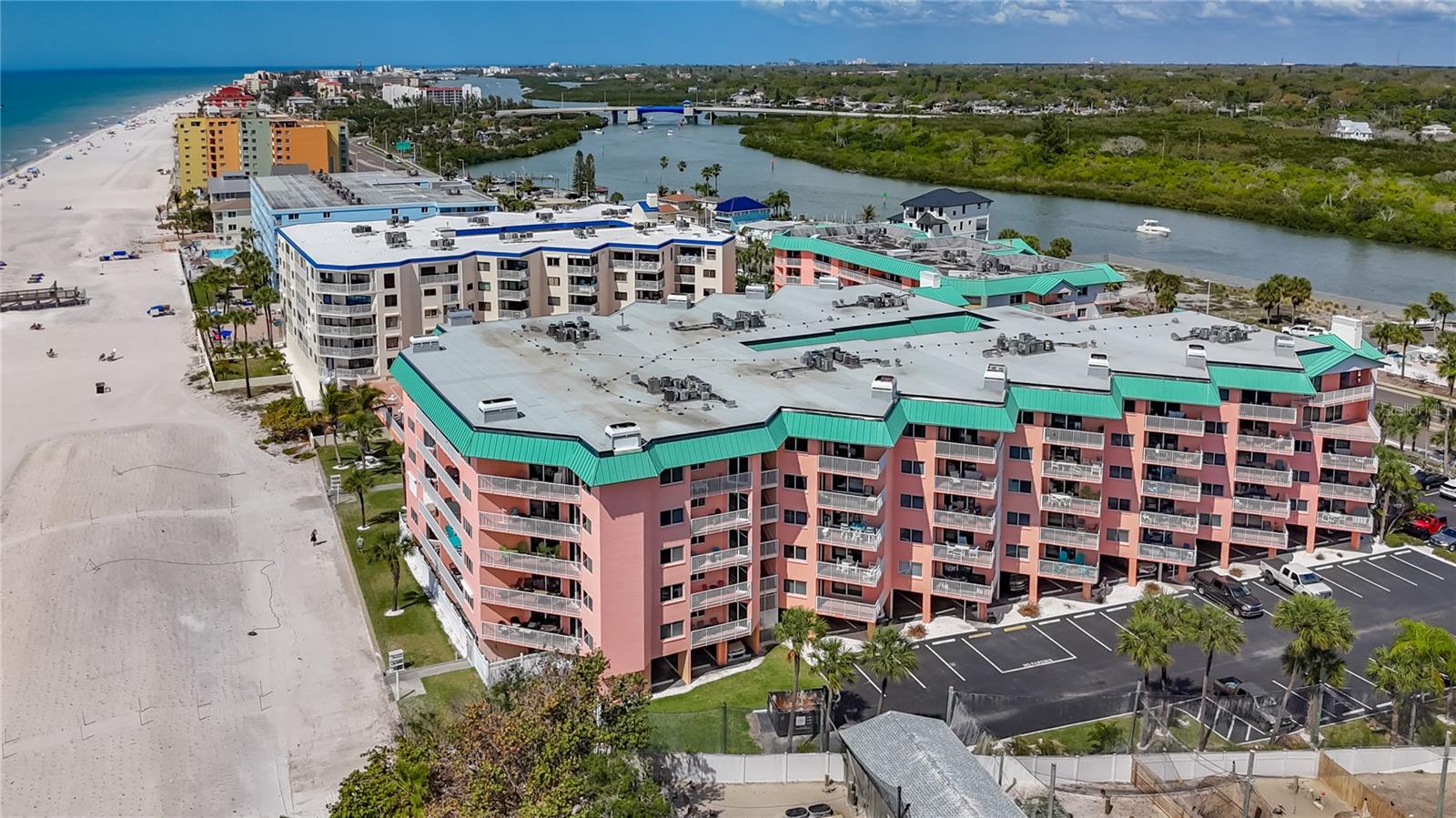 BEACH COTTAGE CONDO - Residential