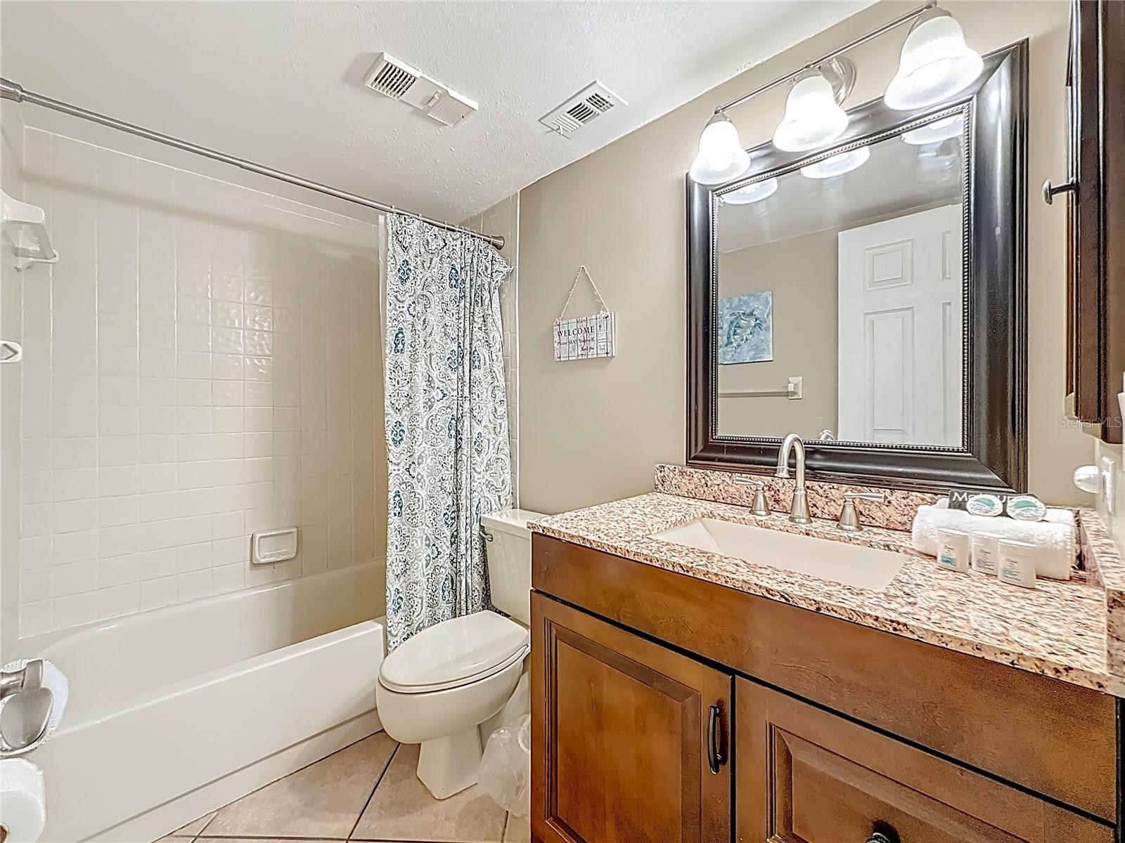 BEACH COTTAGE CONDO - Residential