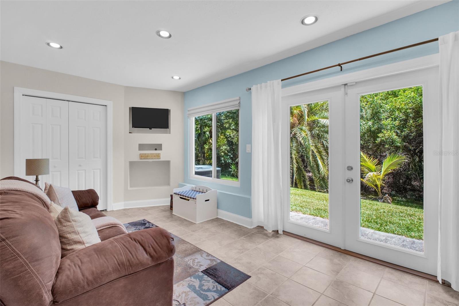 FEATHER COVE - Residential