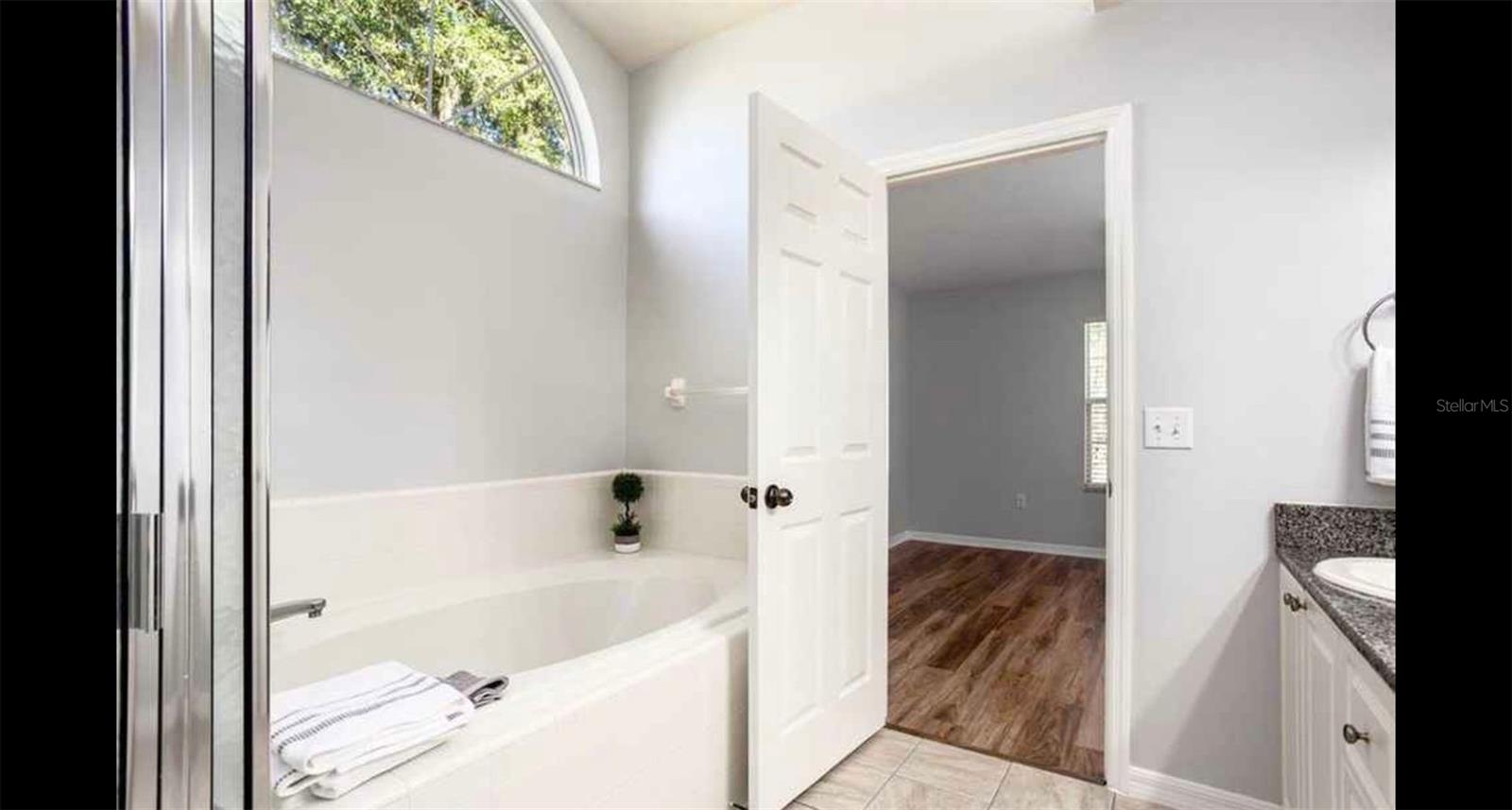 EAGLE POINT CLUSTER PH 2 - Residential Lease