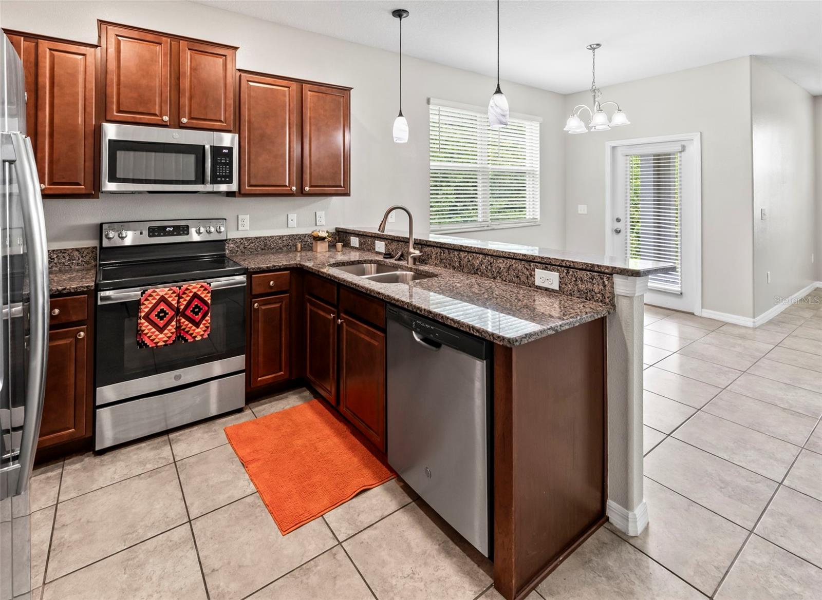 CYPRESS CREEK TOWNHOMES - Residential Lease