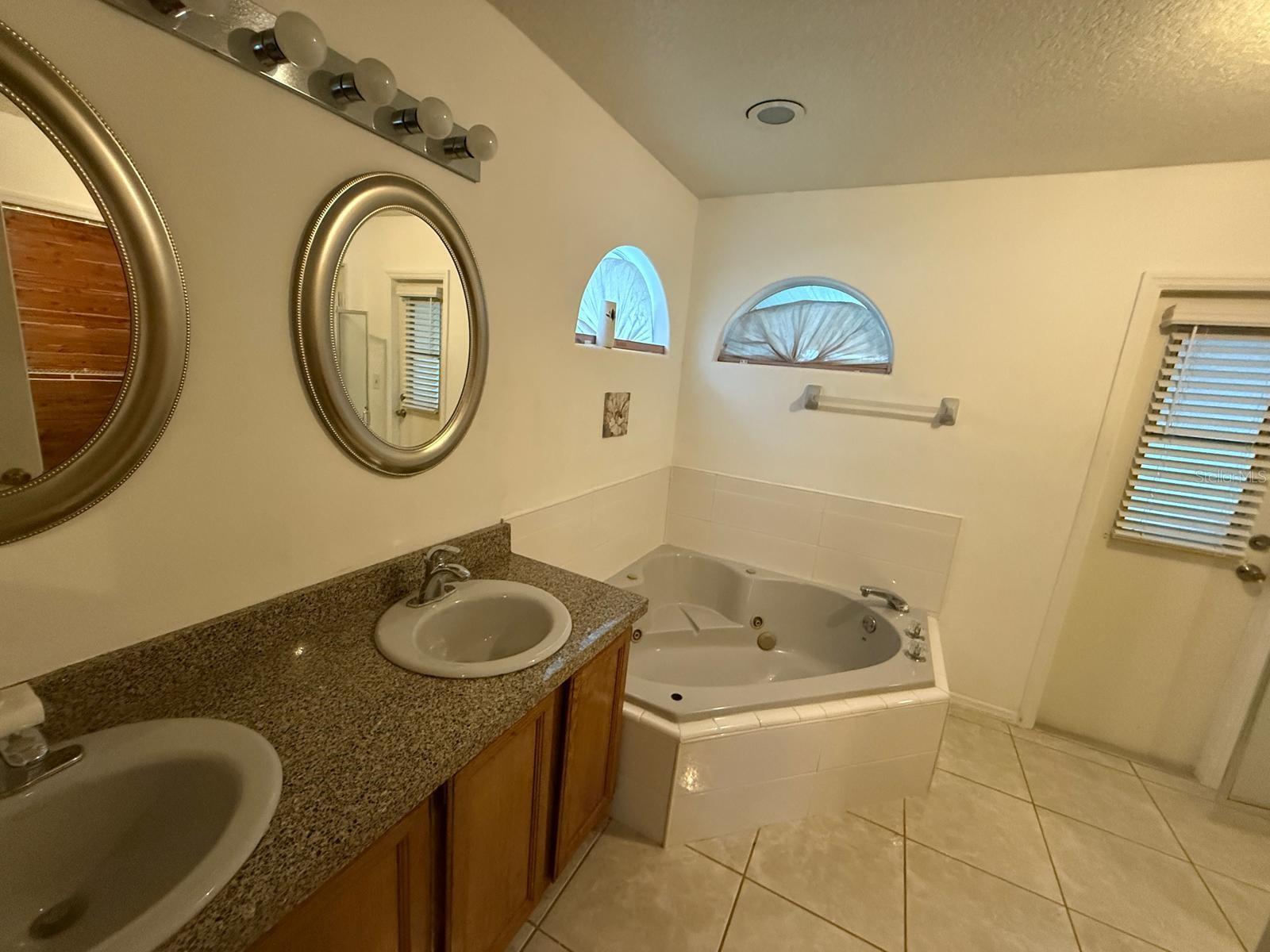MORELAND ESTATES PH 3 - Residential Lease