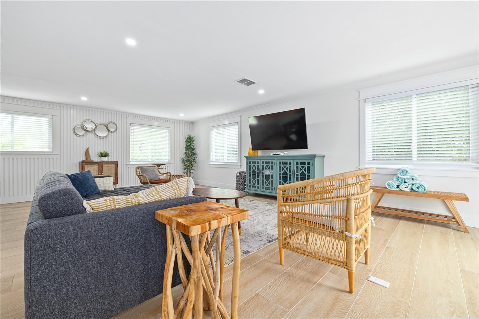 LUANA ISLES - Residential