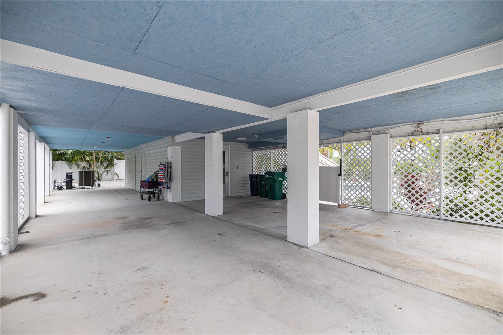 LUANA ISLES - Residential