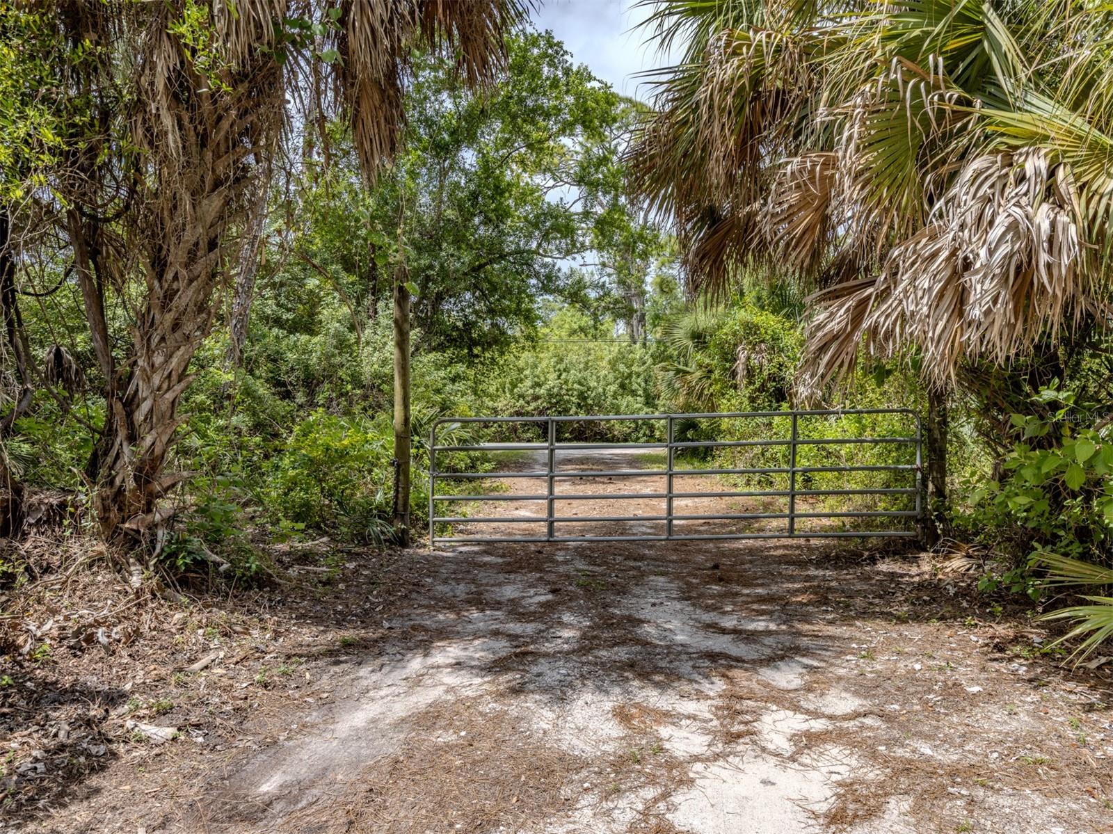 VENICE FARMS - Land