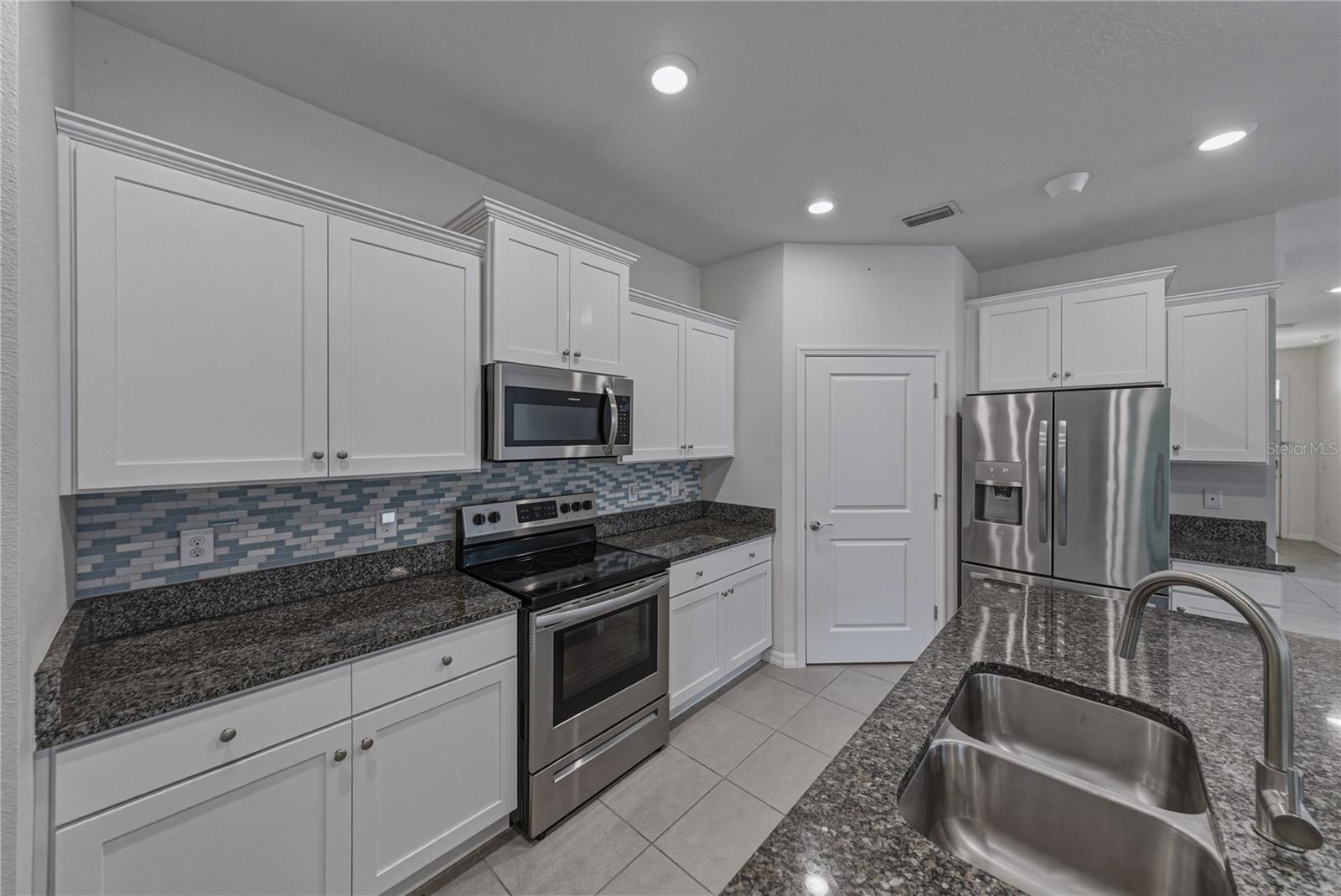 LAKE JOVITA GOLF & COUNTRY CLUB - Residential
