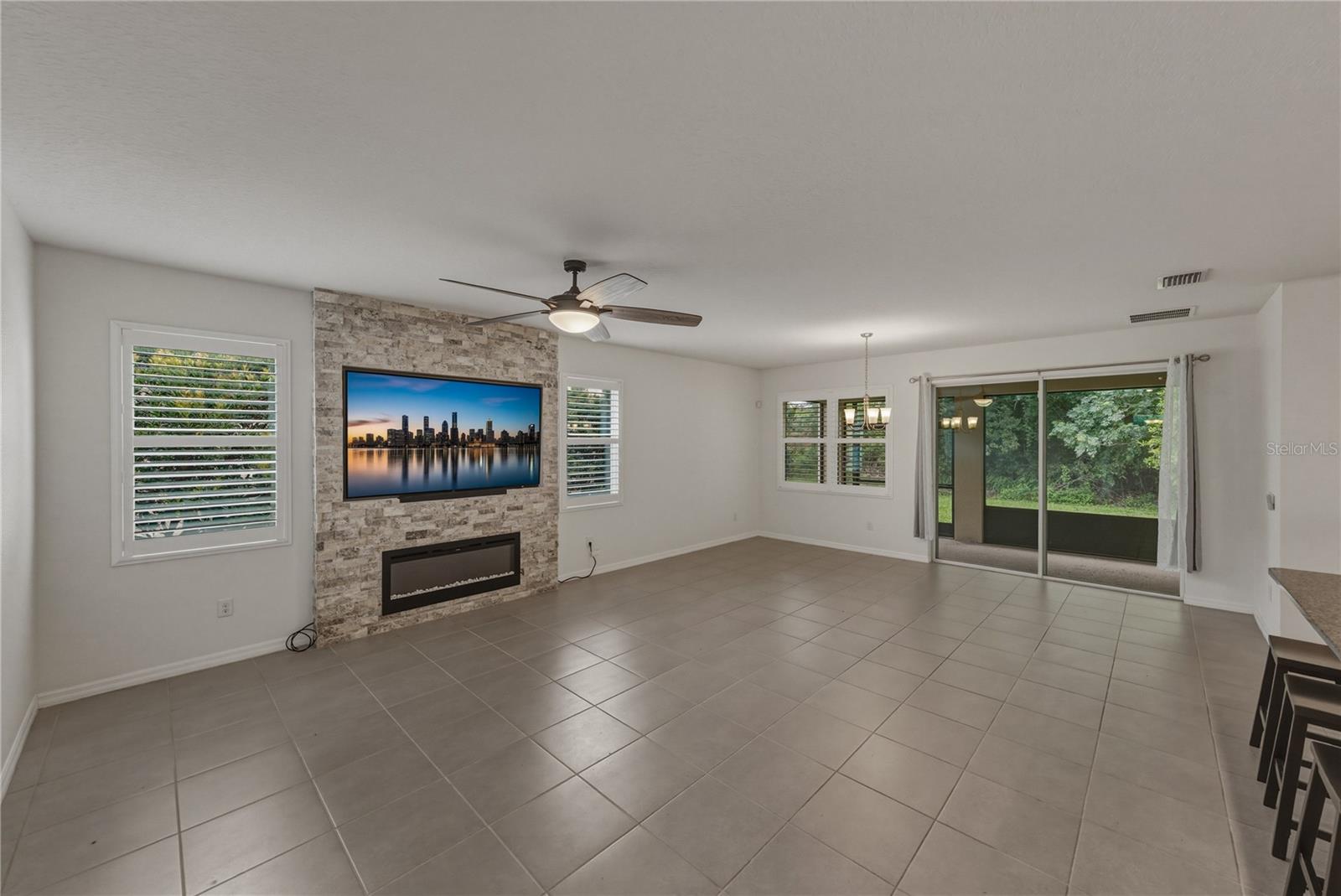 LAKE JOVITA GOLF & COUNTRY CLUB - Residential
