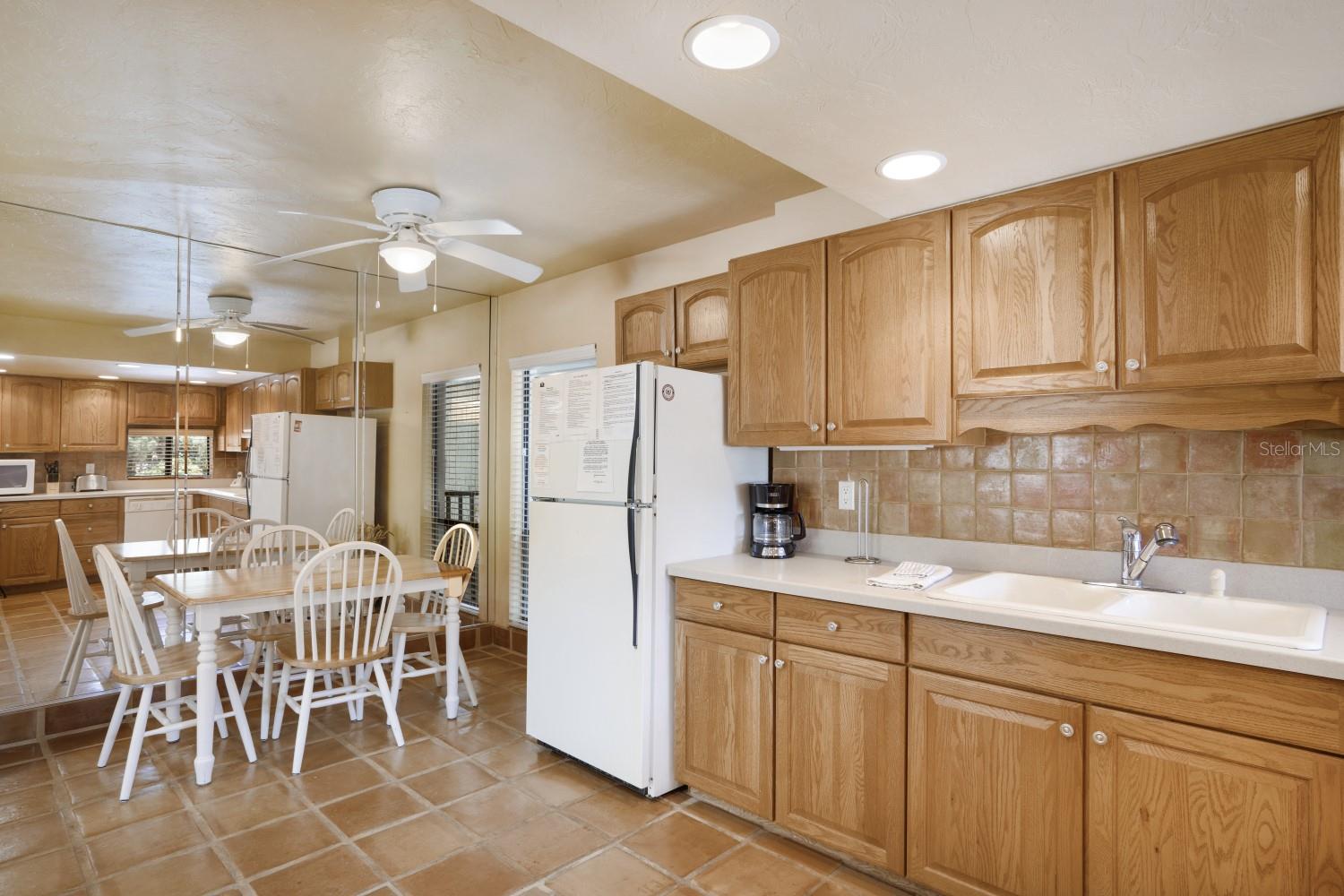 BAY OAKS - Residential