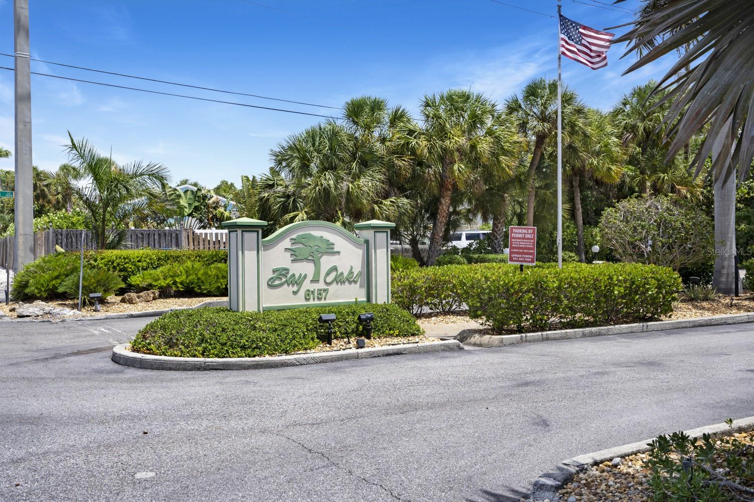 BAY OAKS - Residential