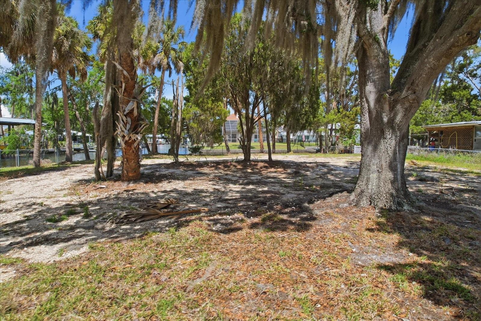 WOODLAND ESTATES UNIT 02 - Land