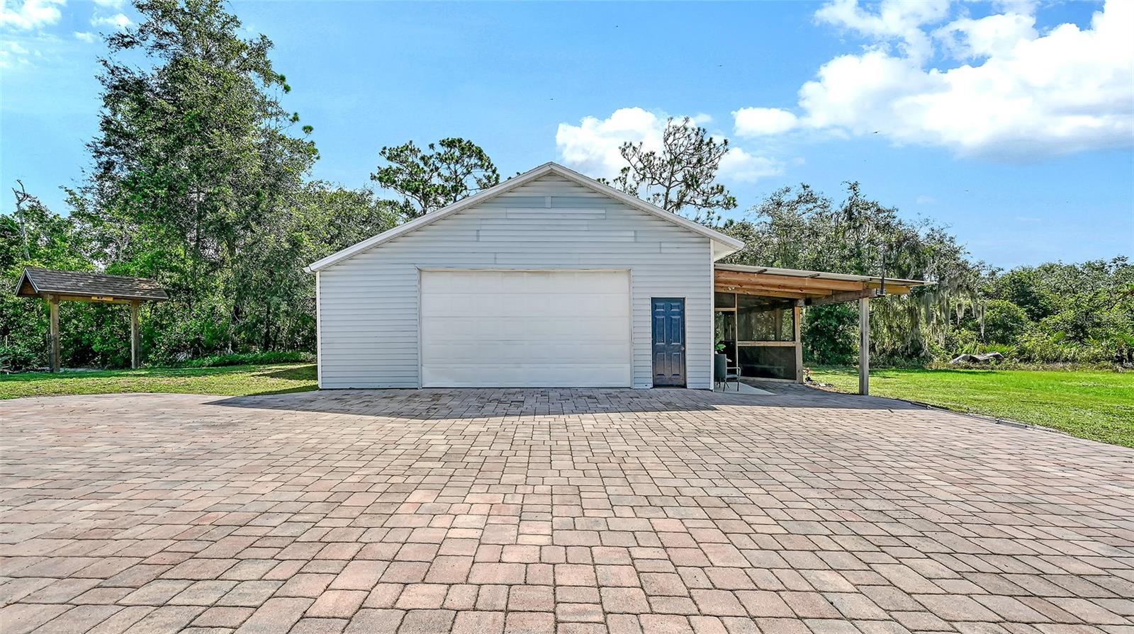 MAGNOLIA HILL - Residential