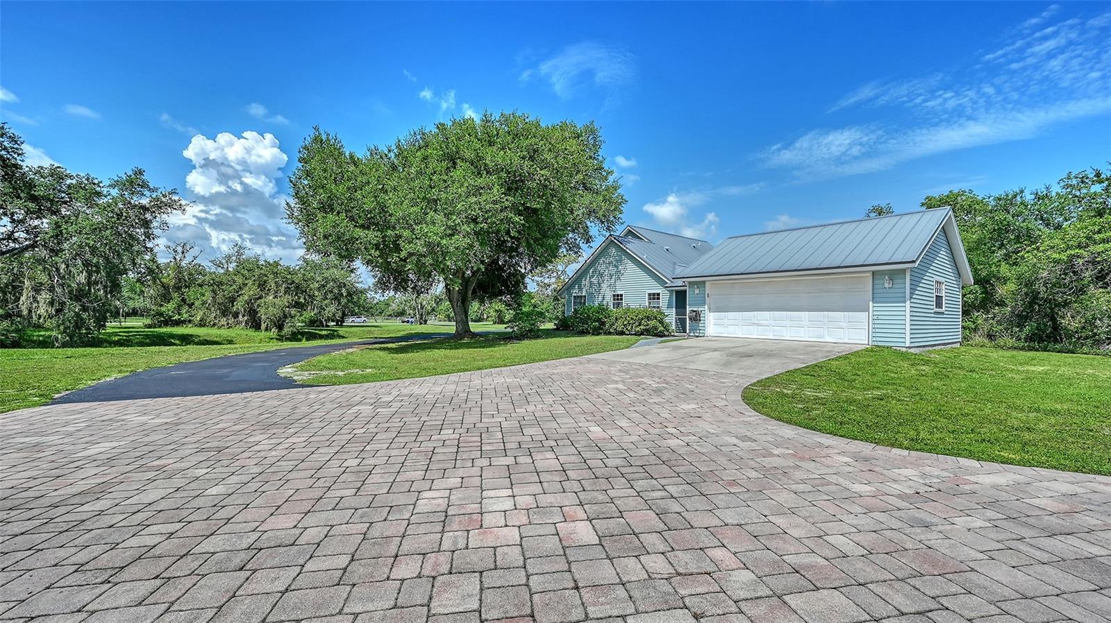 MAGNOLIA HILL - Residential