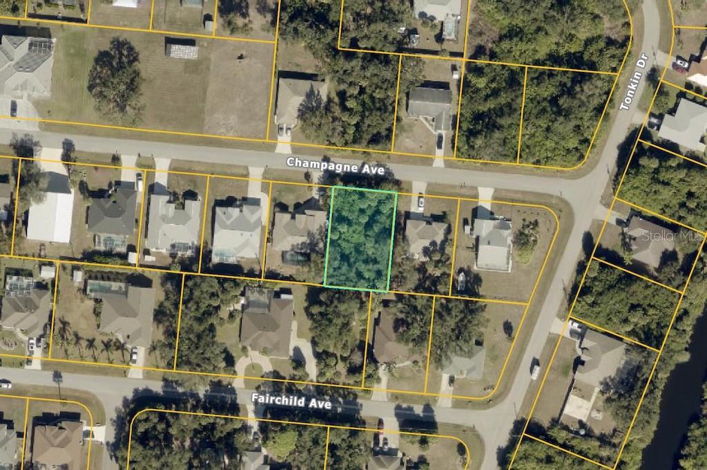 Nice dry lot on CITY Water ! Welcome to North Port FL. A great place to call home. This lot is in a great convenient location. Close to restaurants , shopping, entertainment. Build your dream home here. SWFL has something for everyone, fishing, boating, golfing, Beaches . North Port is the home of the Atlanta Braves Spring Training.