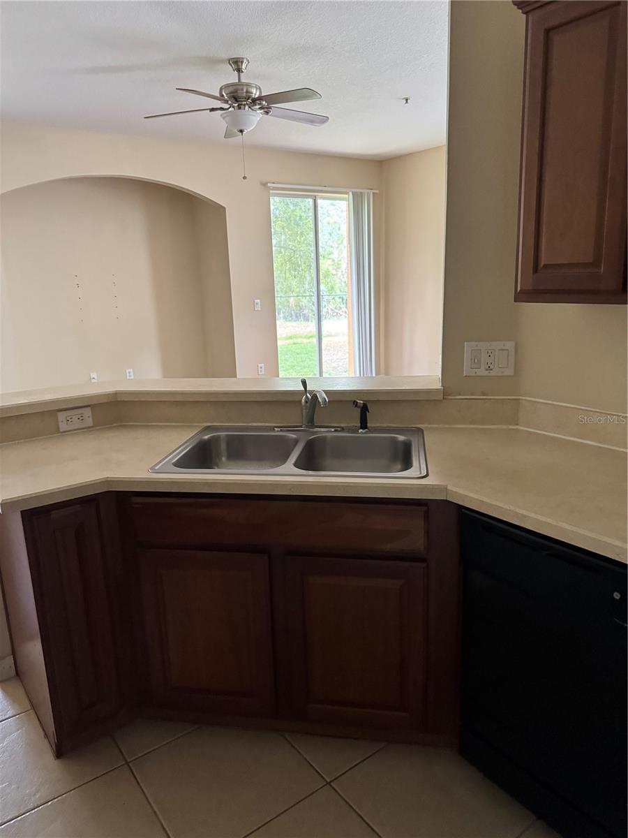 FLAGSHIP PARK A CONDO - Residential Lease