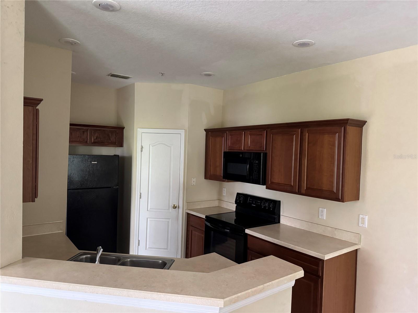 FLAGSHIP PARK A CONDO - Residential Lease