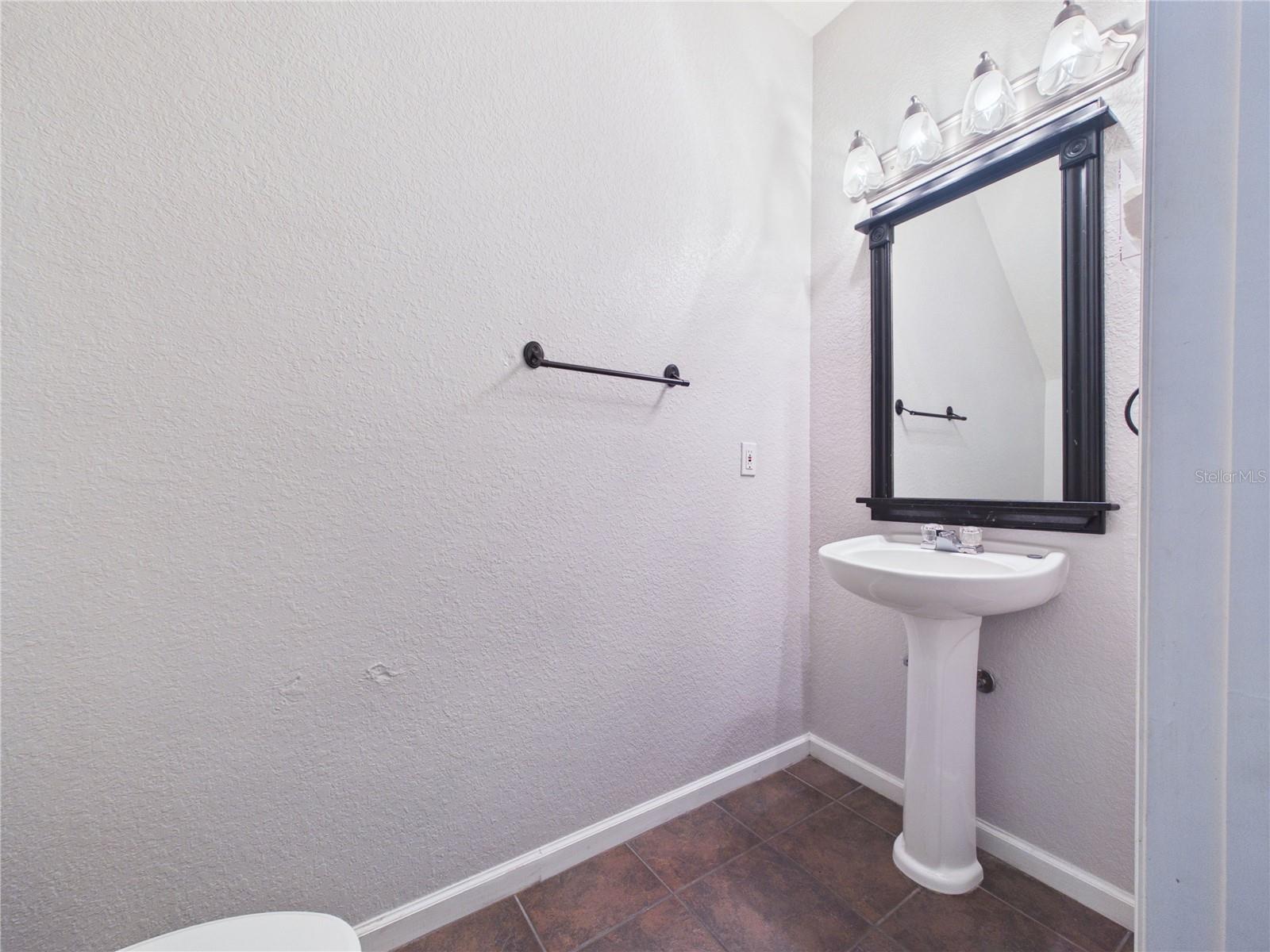 EMERALD POINTE TWNHMS AT TA - Residential Lease