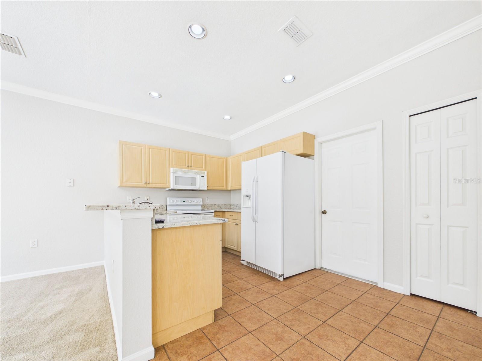 EMERALD POINTE TWNHMS AT TA - Residential Lease