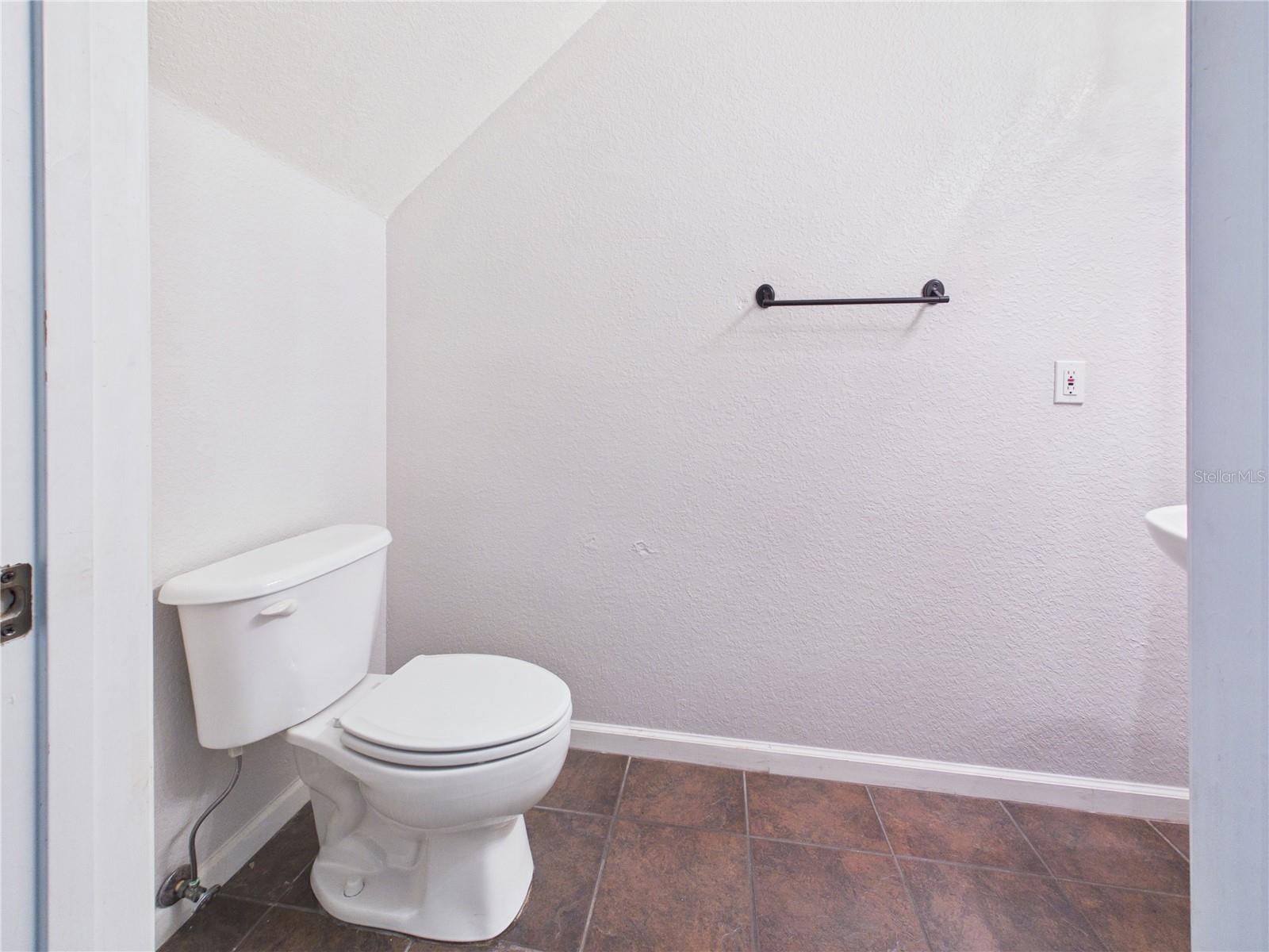 EMERALD POINTE TWNHMS AT TA - Residential Lease