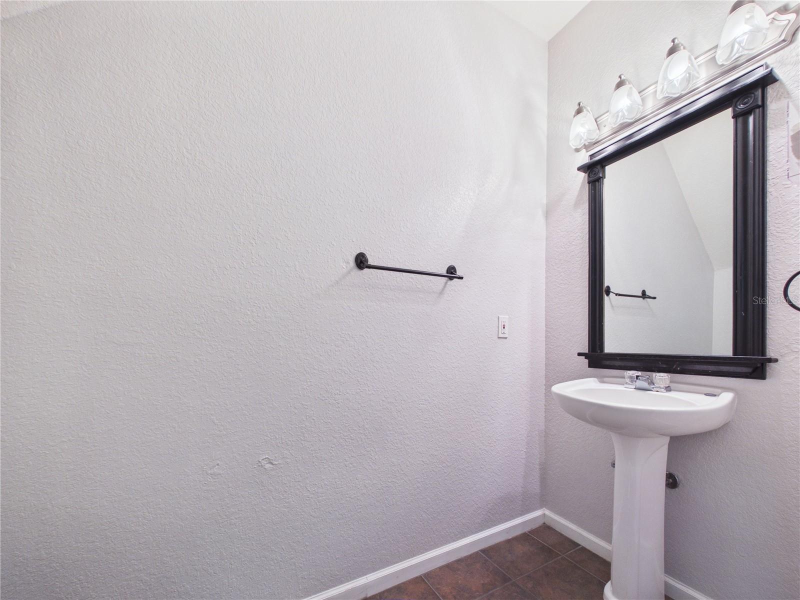 EMERALD POINTE TWNHMS AT TA - Residential Lease
