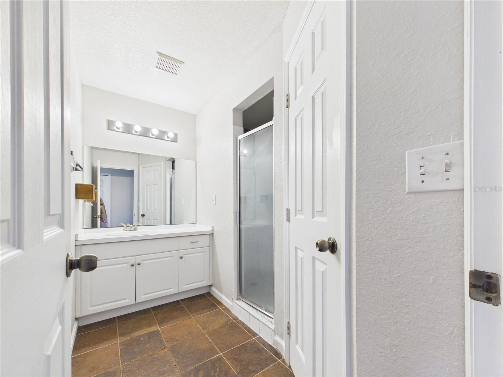 EMERALD POINTE TWNHMS AT TA - Residential Lease