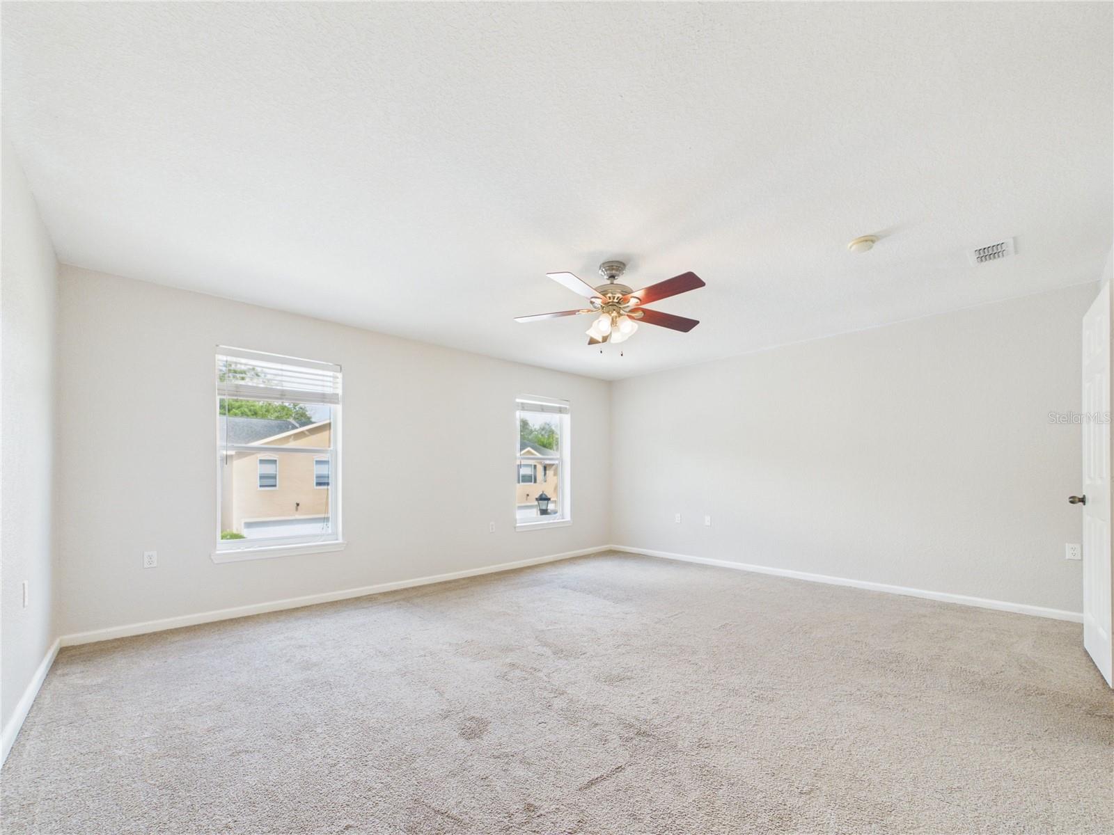 EMERALD POINTE TWNHMS AT TA - Residential Lease