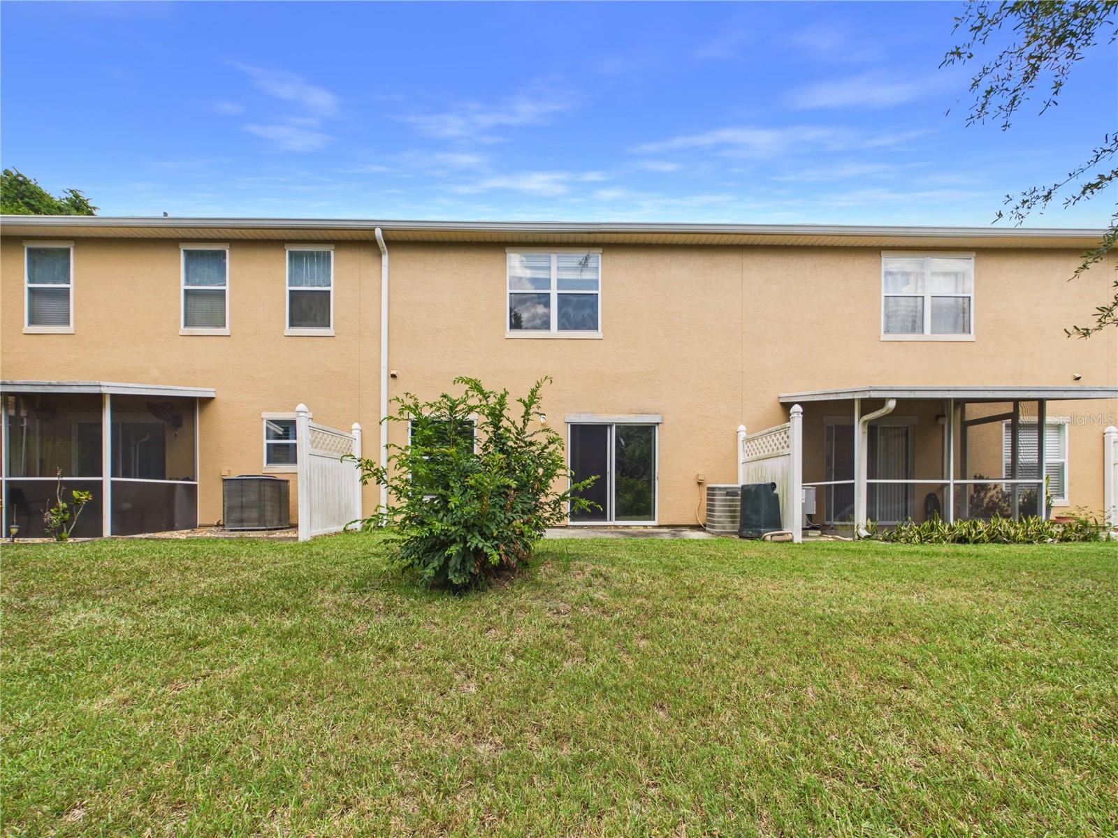 EMERALD POINTE TWNHMS AT TA - Residential Lease