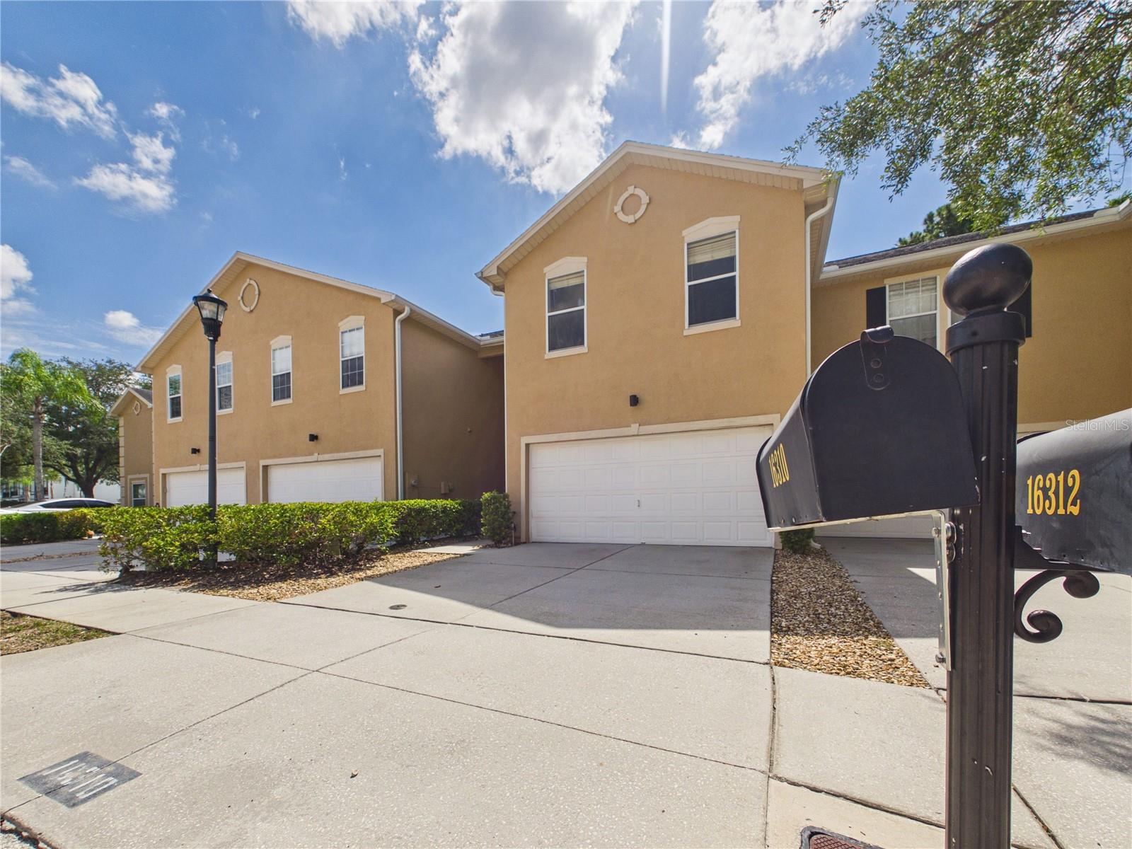 EMERALD POINTE TWNHMS AT TA - Residential Lease