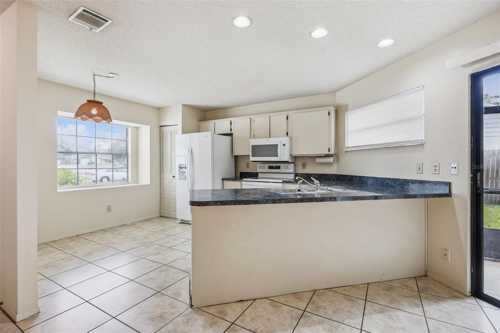 TWIN OAKS - Residential Income