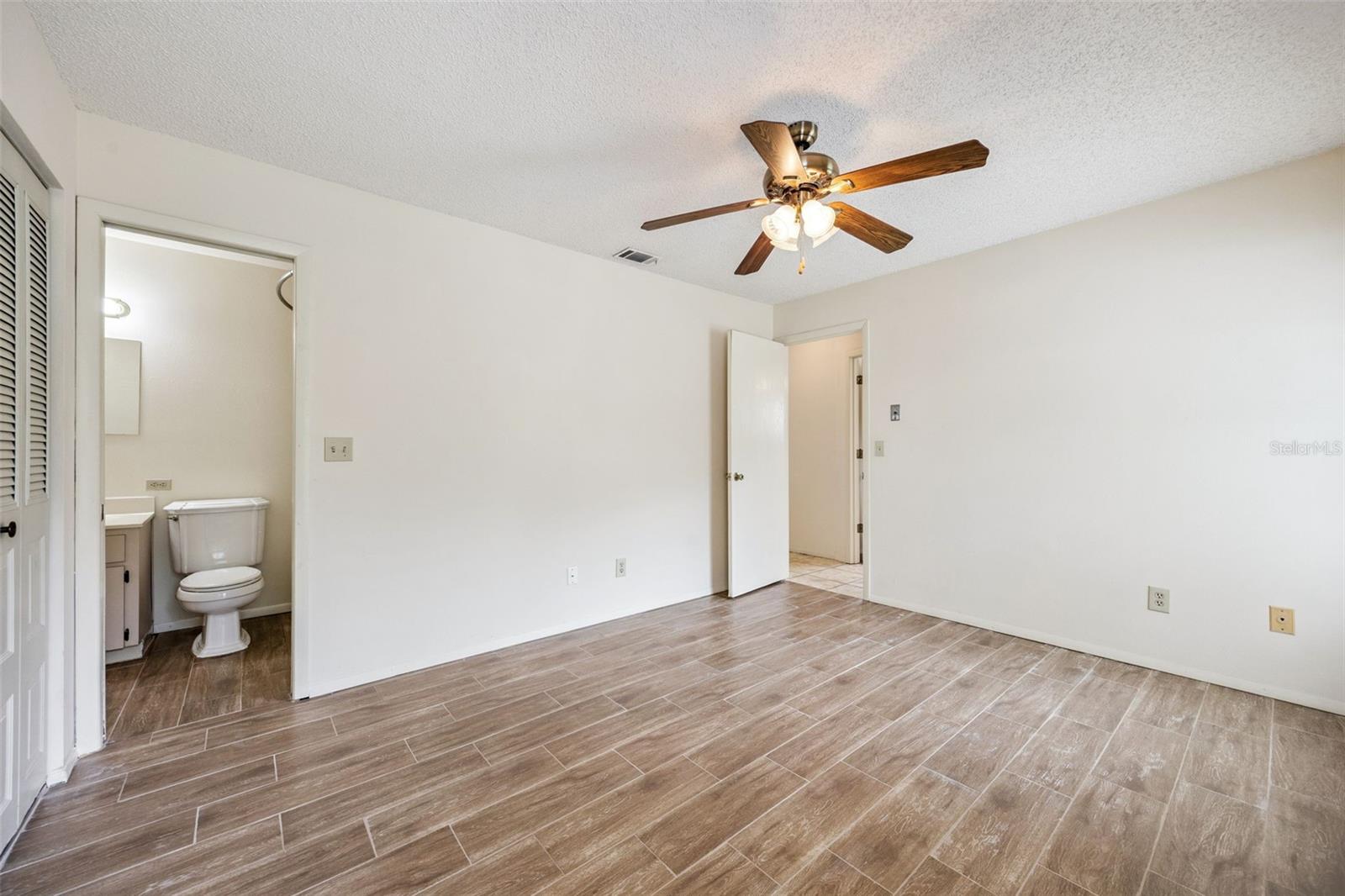 TWIN OAKS - Residential Income