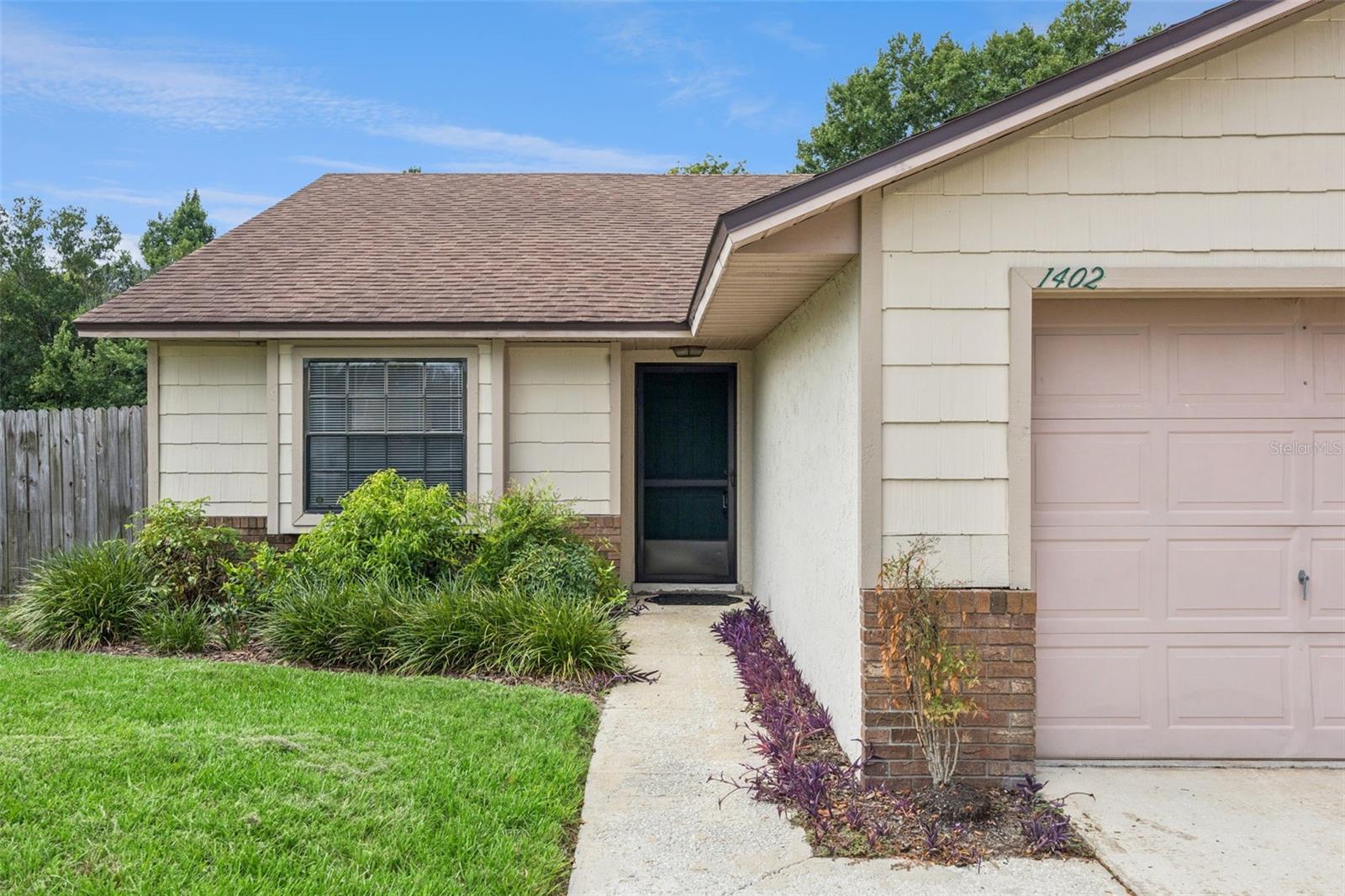 TWIN OAKS - Residential Income