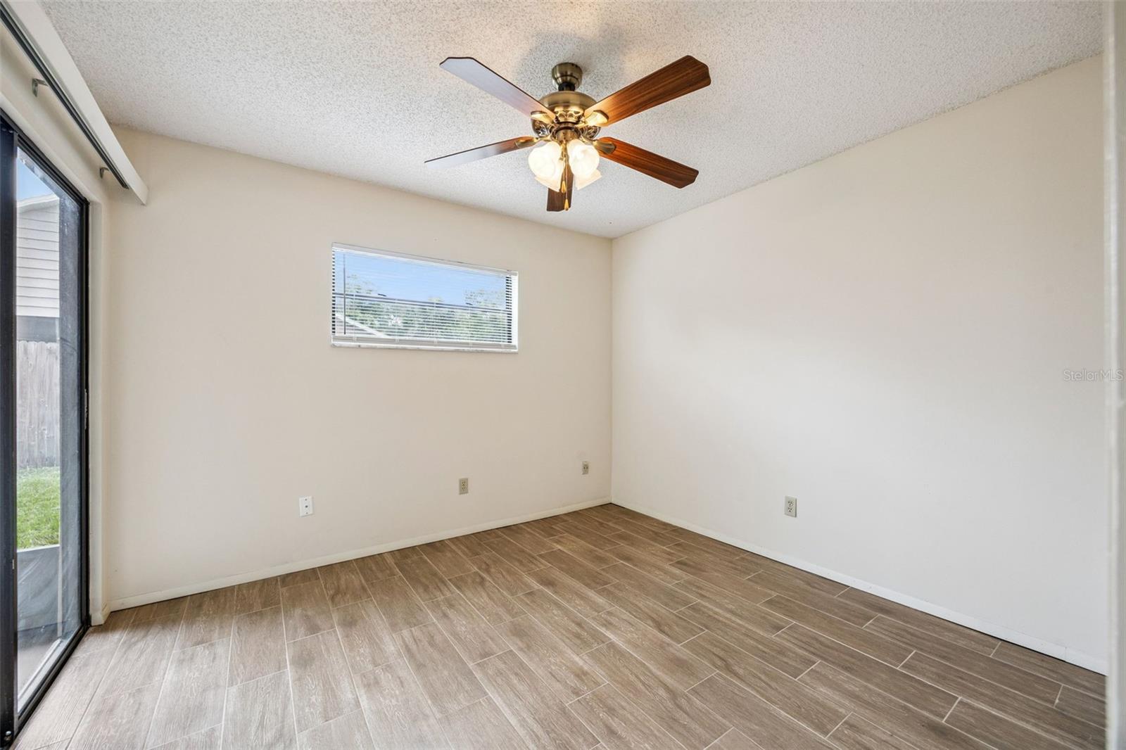 TWIN OAKS - Residential Income