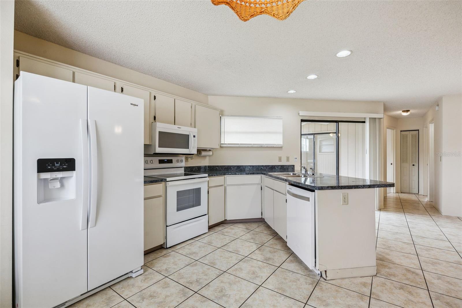 TWIN OAKS - Residential Income