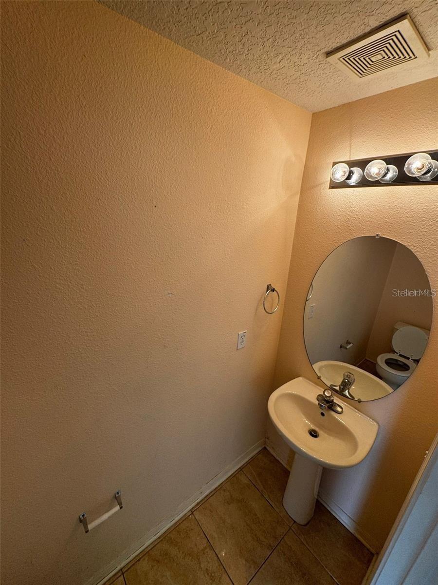 ST CHARLES PLACE PH 5 - Residential Lease