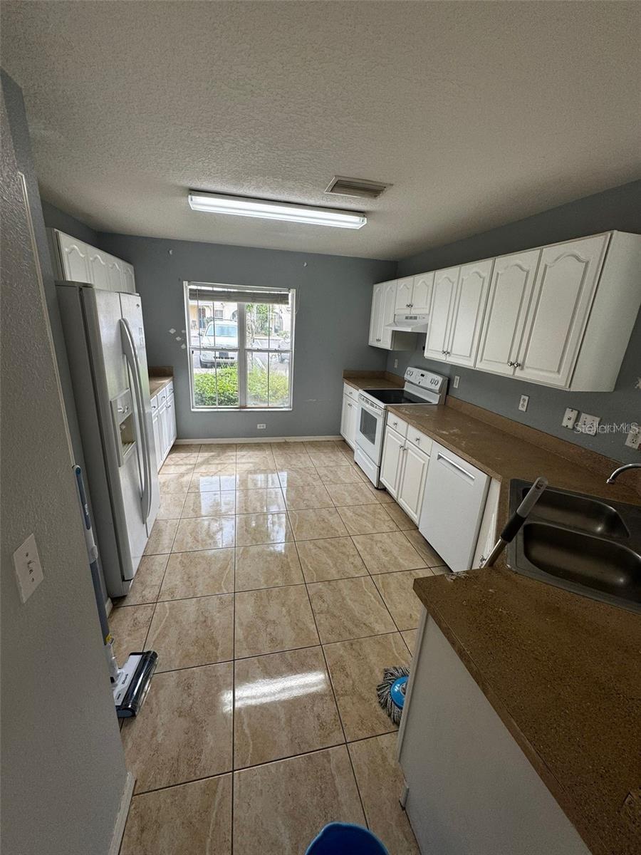 ST CHARLES PLACE PH 5 - Residential Lease