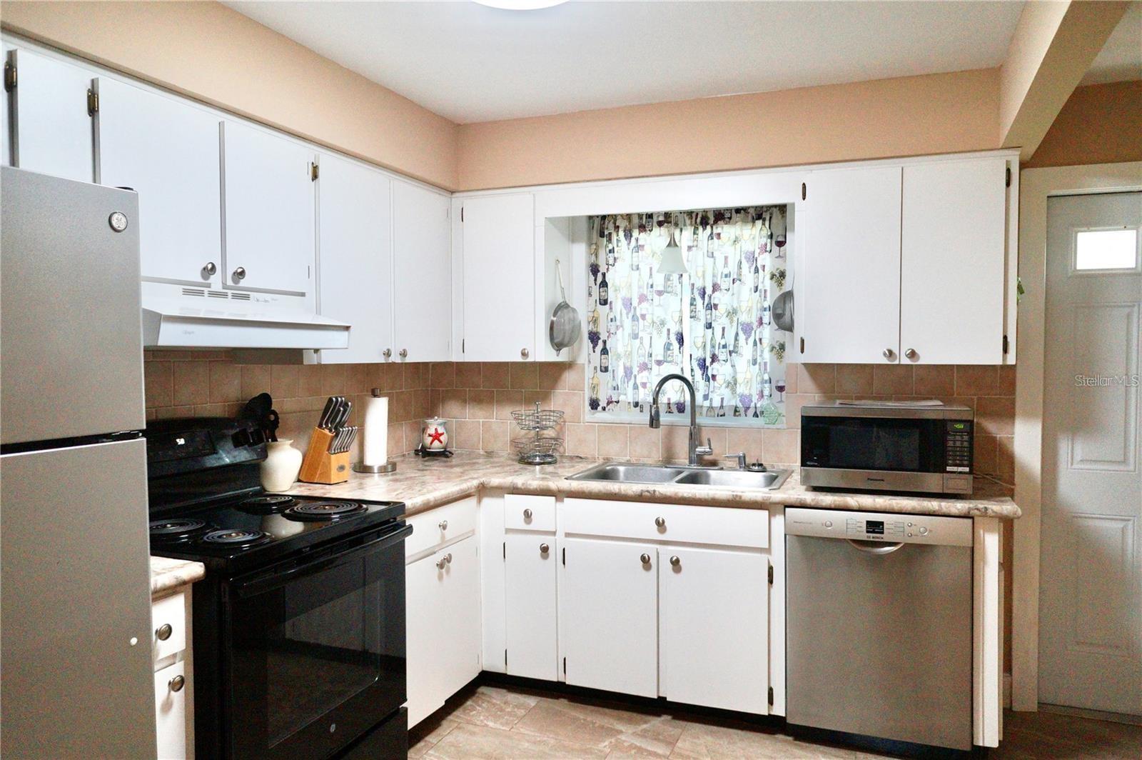 VENDOME VILLAGE - Residential Lease