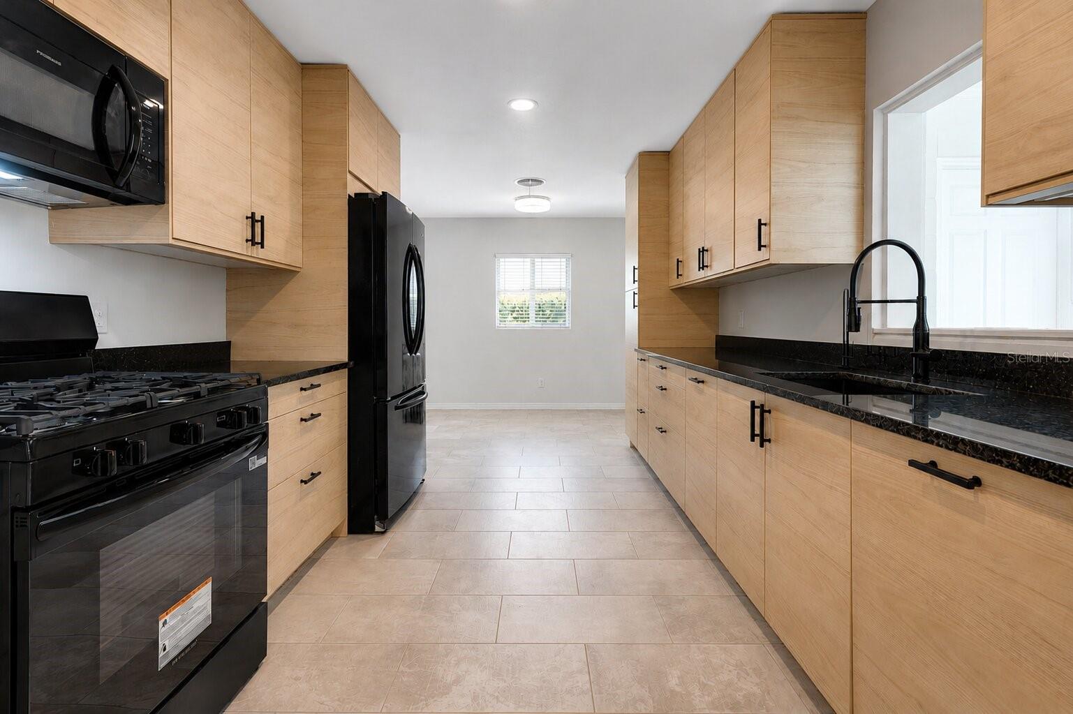 COLONIAL PARK SUB - Residential Lease