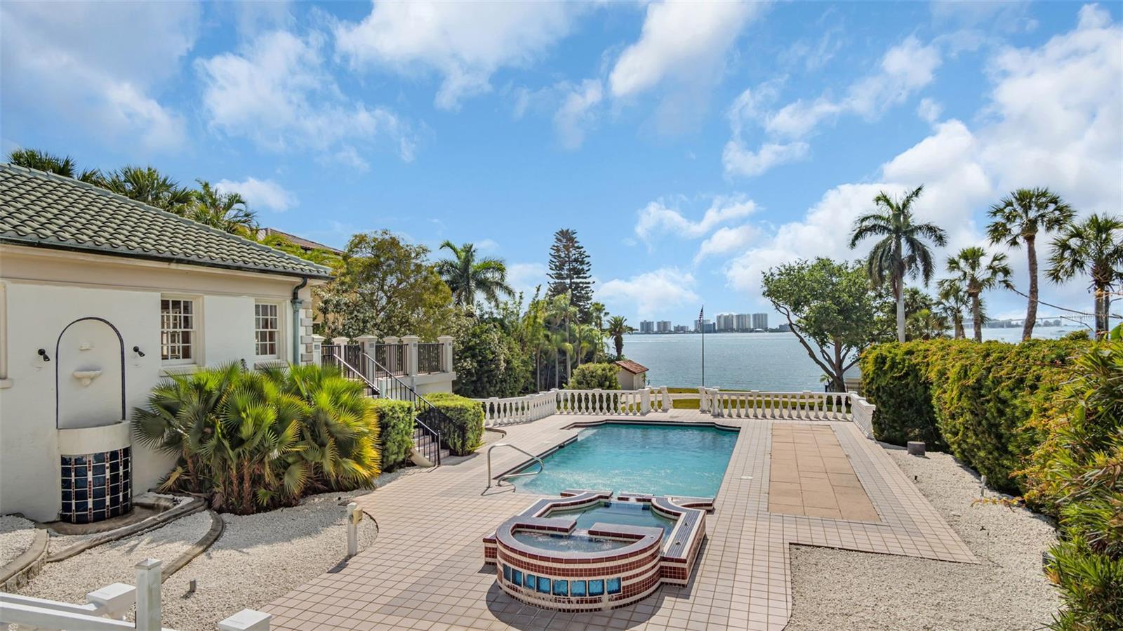 HARBOR OAKS - Residential